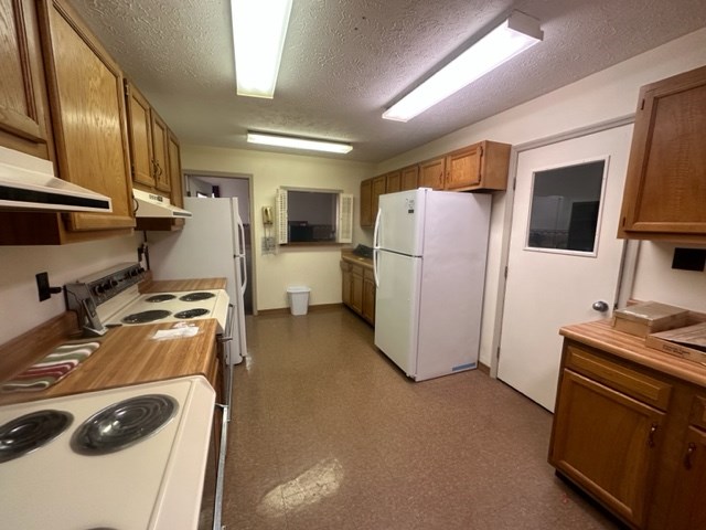 additional view of kitchen